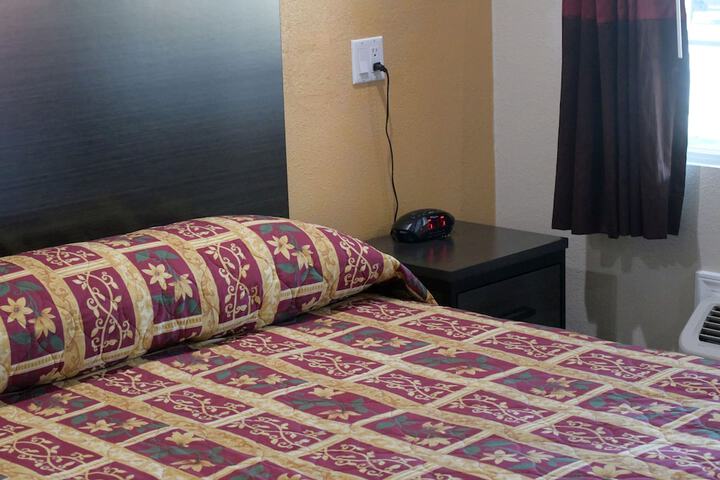 Room 93 of 107
