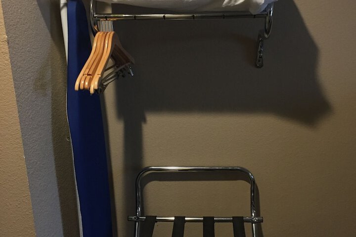 Room 25 of 48