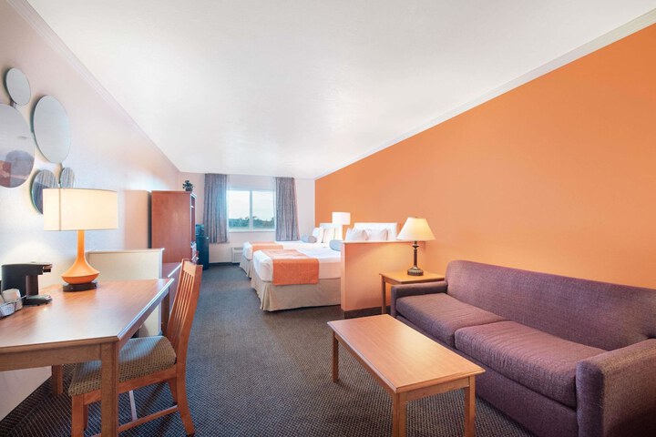 Room 4 of 15