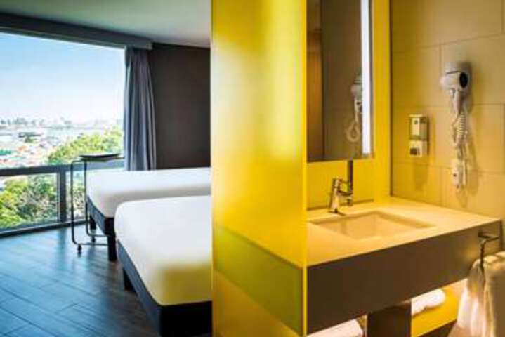 Room 50 of 124