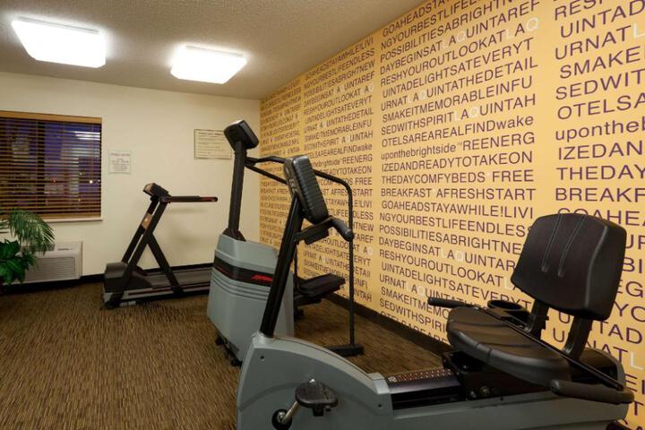 La Quinta Inn & Suites by Wyndham Chicago Willowbrook