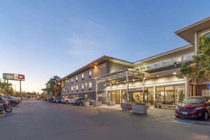 Hotel 5 of 44