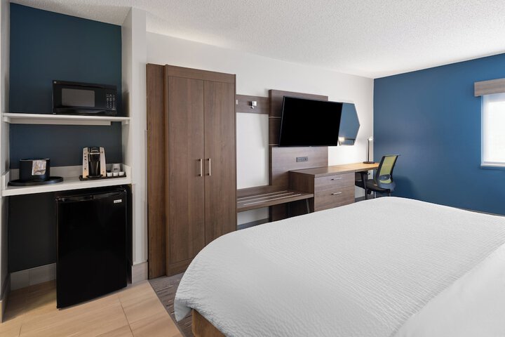 Holiday Inn Express Sheboygan-Kohler by IHG