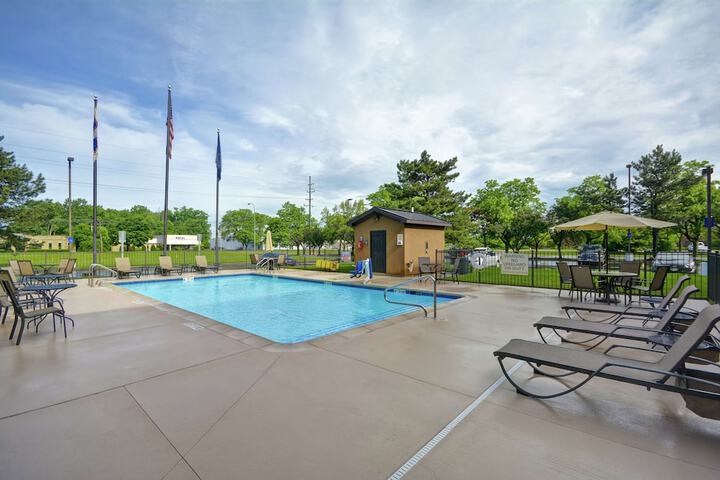 Pool 4 of 42