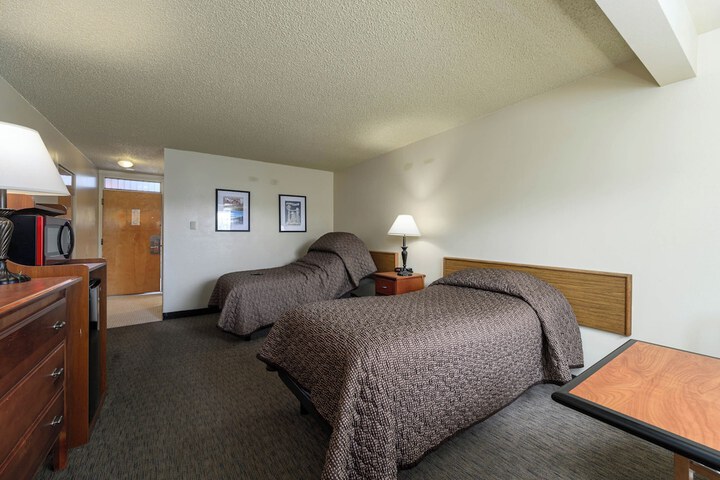 Room 73 of 128