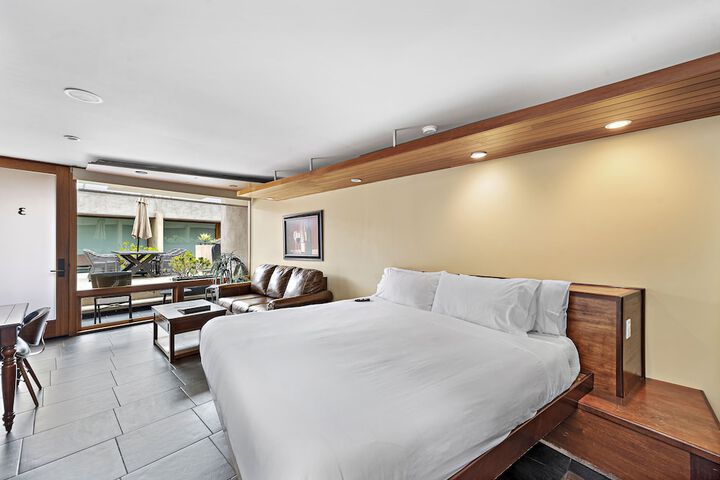 14 West Hotel