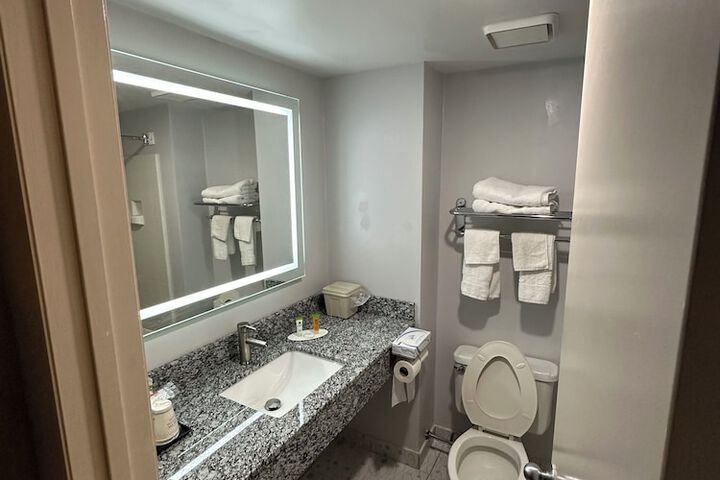 Aderi Hotel Niantic