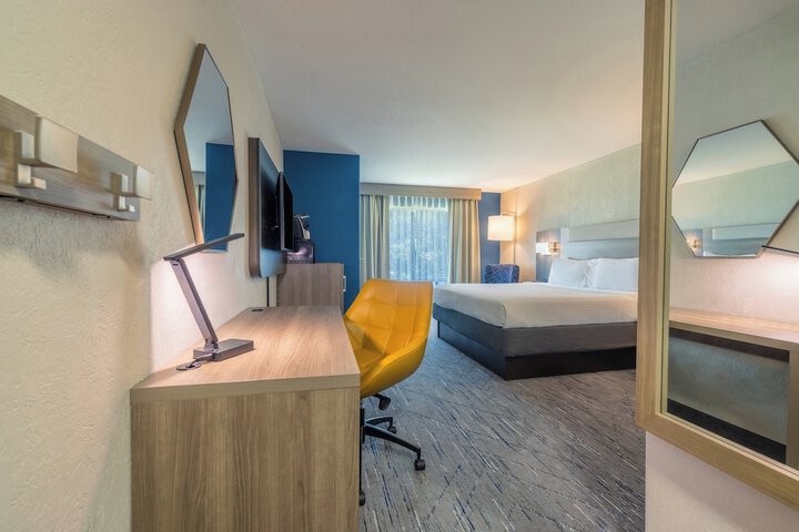 Room 17 of 64