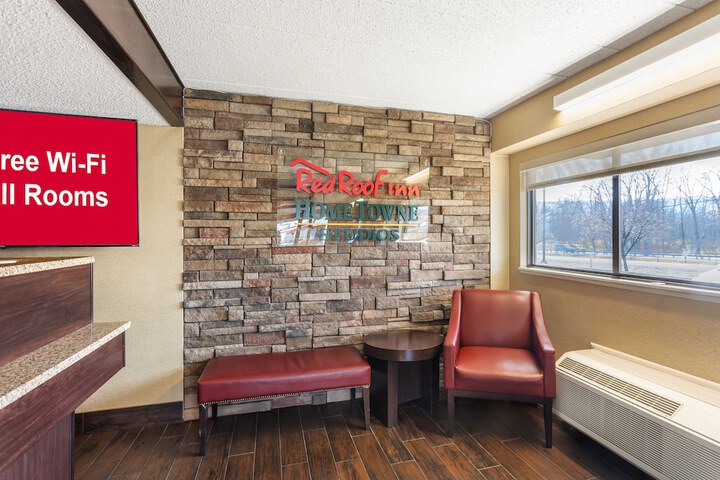 HomeTowne Studios by Red Roof Danville PA