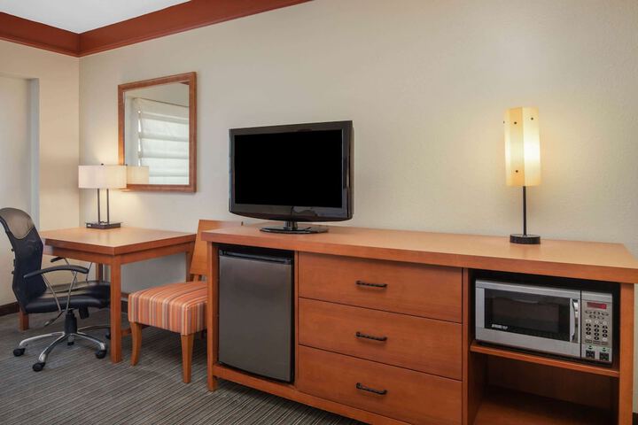 Room 28 of 44