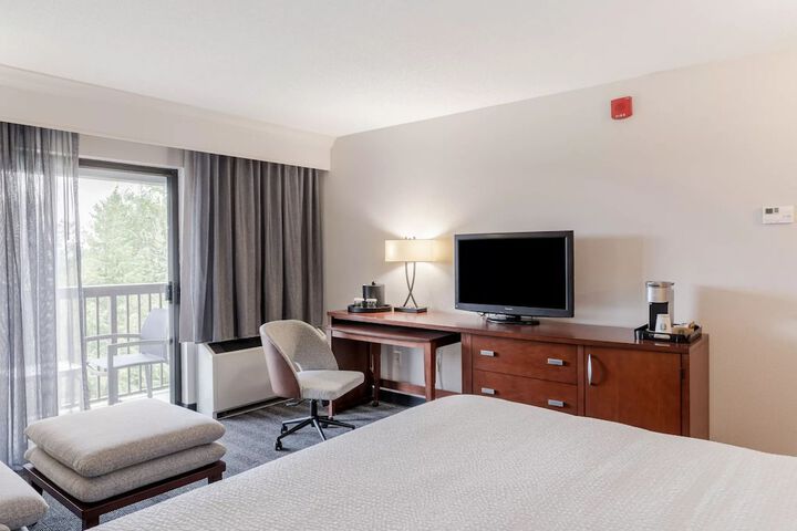 Courtyard by Marriott Burlington Williston