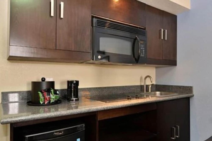 Comfort Inn & Suites El Paso I-10 Airport Area