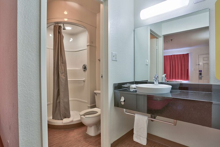 Room 30 of 51