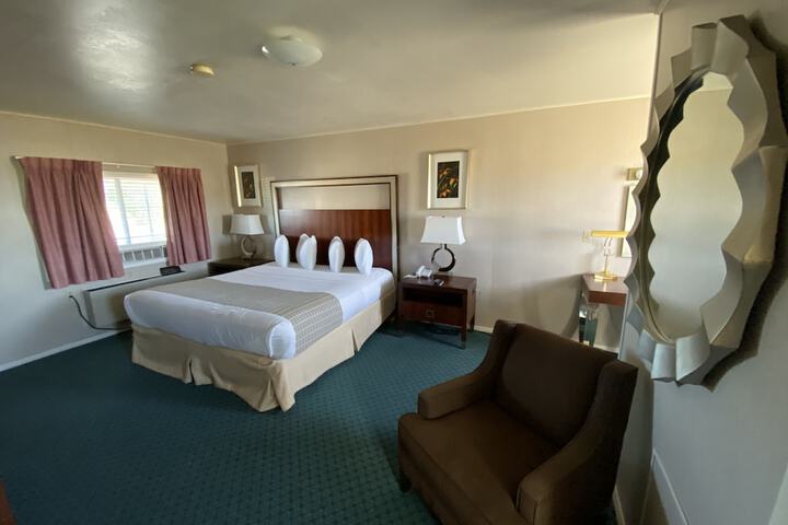 Room 9 of 27