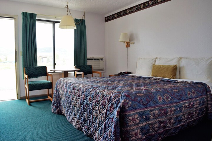 Room 8 of 37