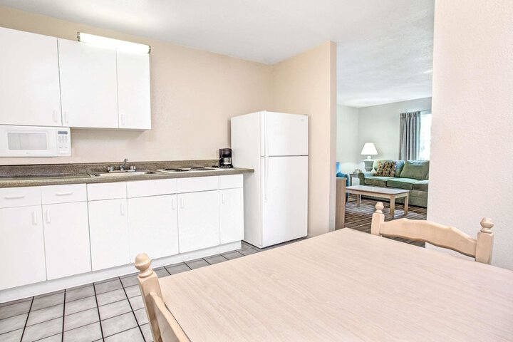 Super 8 by Wyndham Kissimmee