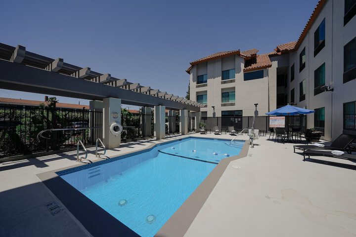 Pool 16 of 65
