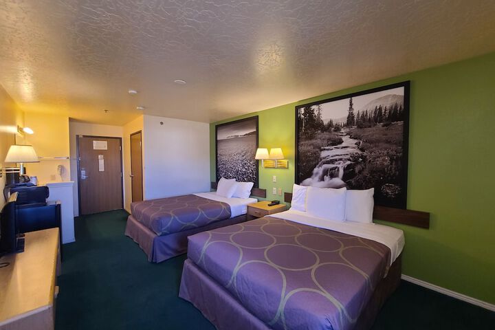 Room 6 of 49
