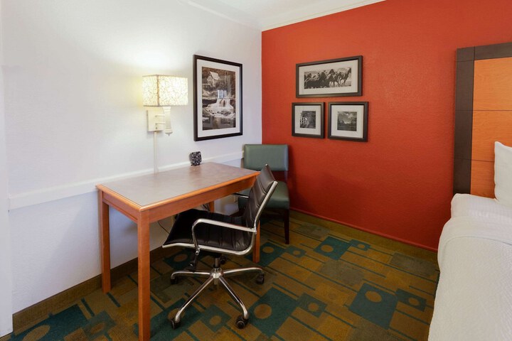 Room 37 of 41