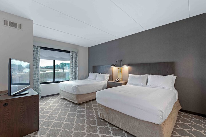 Room 52 of 83
