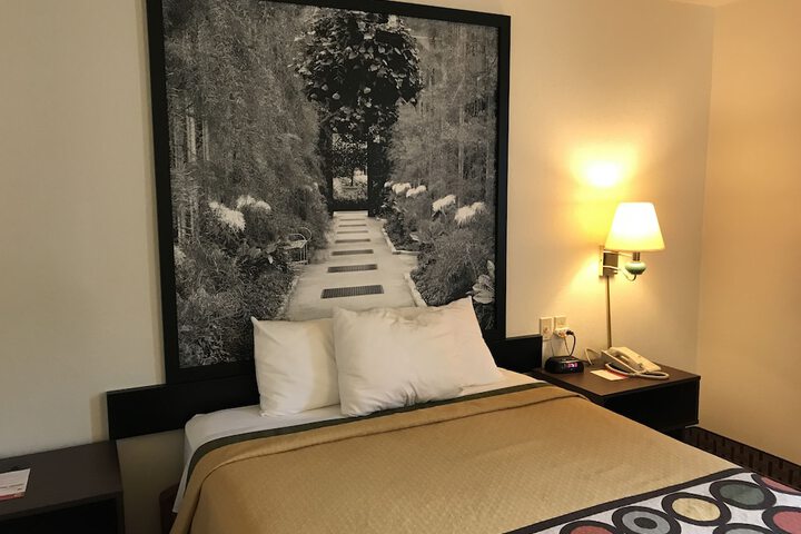 Super 8 by Wyndham Canonsburg / Pittsburgh Area