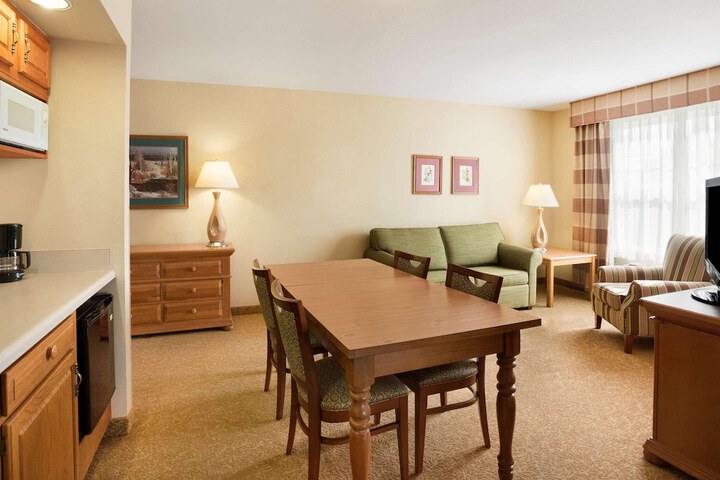 Room 27 of 42