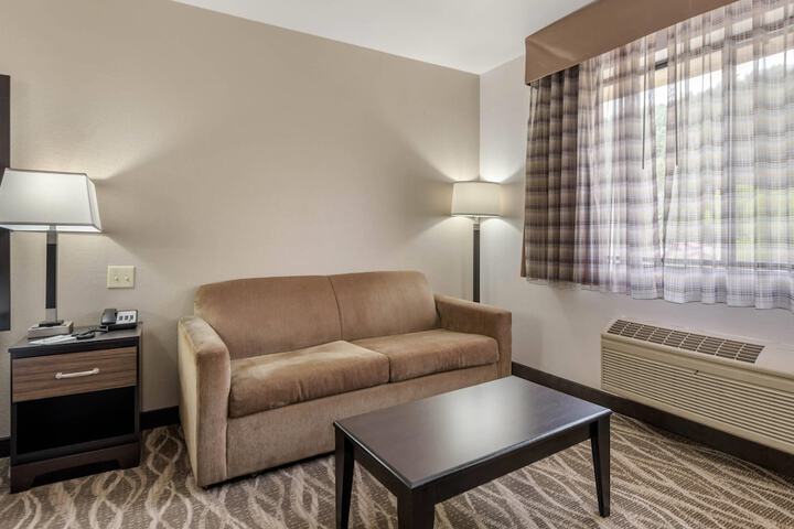 Quality Inn & Suites South Fork - Wolf Creek