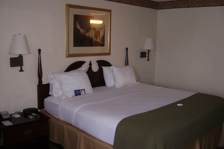 Room 5 of 20