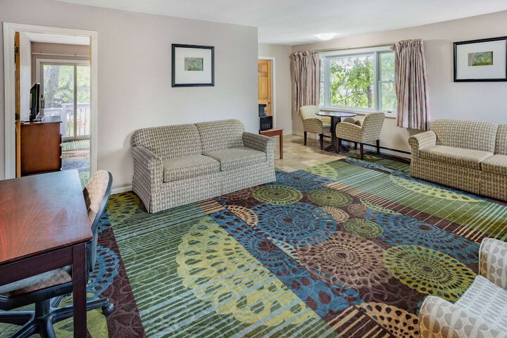Room 11 of 20