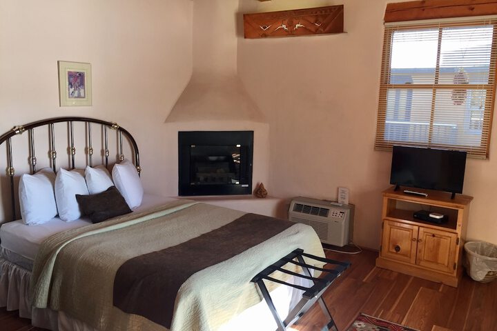 Room 65 of 82