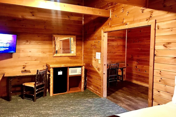 Room 64 of 77
