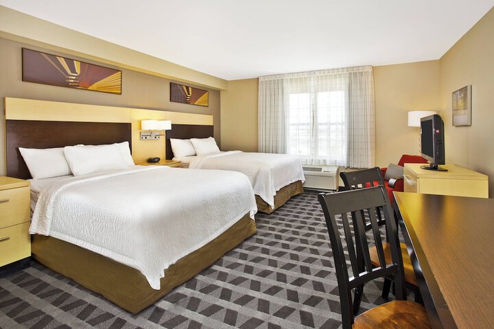 TownePlace Suites by Marriott Republic Airport Long Island
