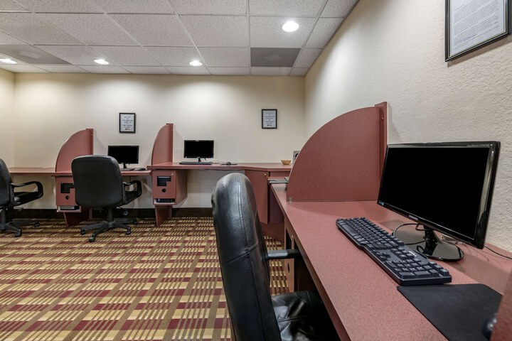 Business Center 39 of 39