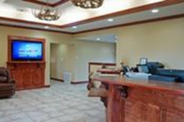 Eagle Inn & Suites