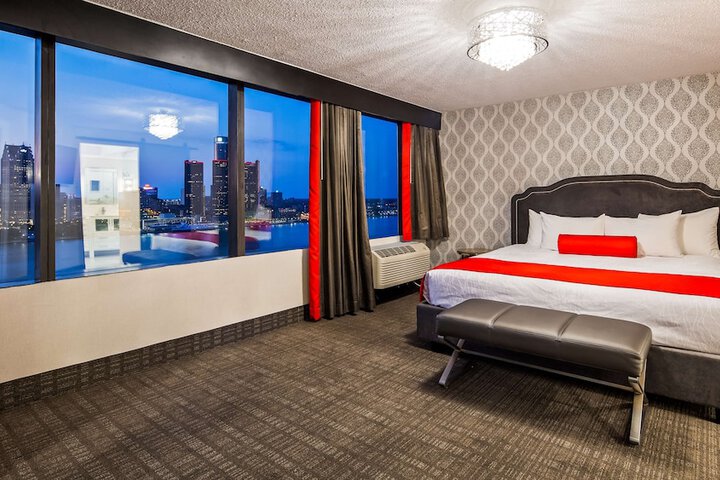 Room 11 of 36