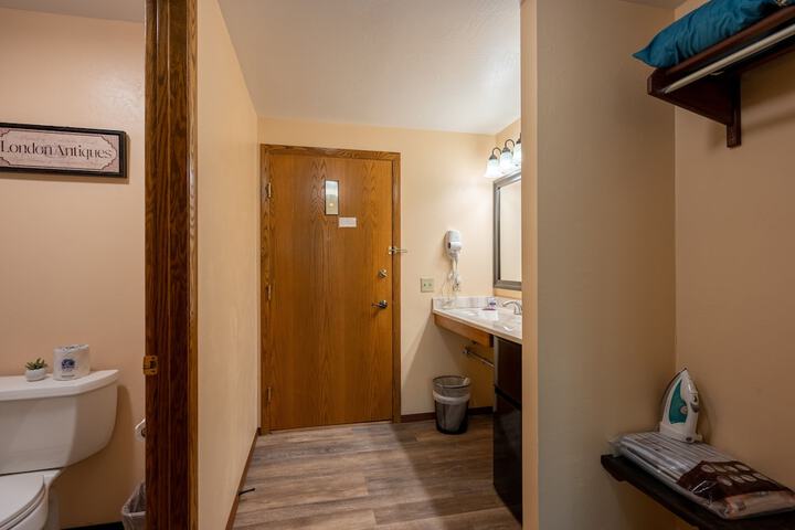 Room 22 of 46
