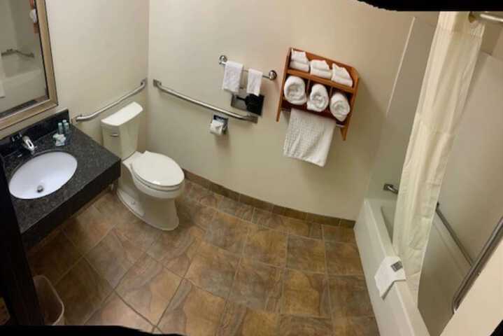 Room 42 of 47