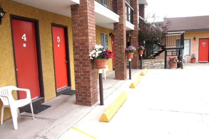 Hotel 6 of 27