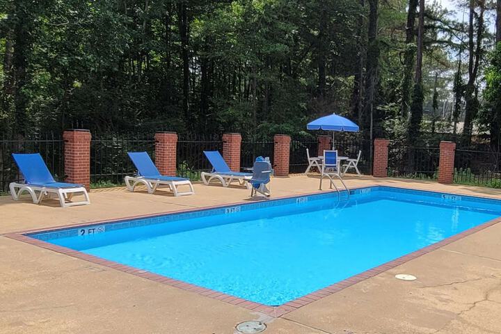 Pool 12 of 37