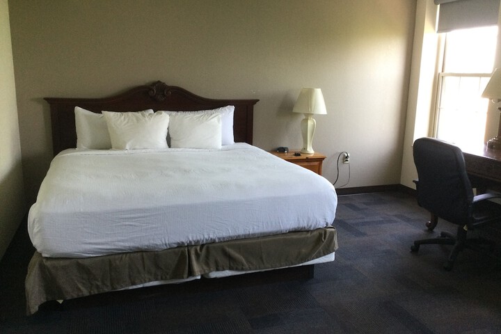 Room 7 of 18