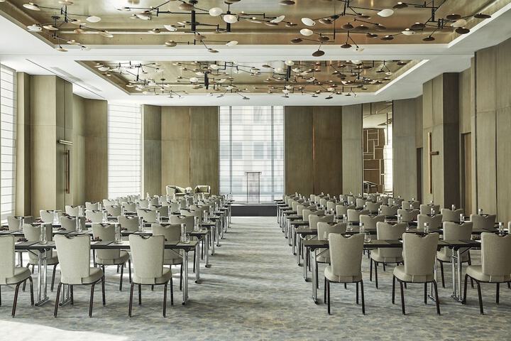 Ballroom/Hall 93 of 110