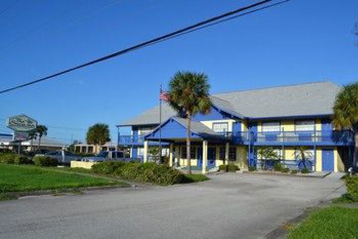 The Palmer Inn & Tennis Club