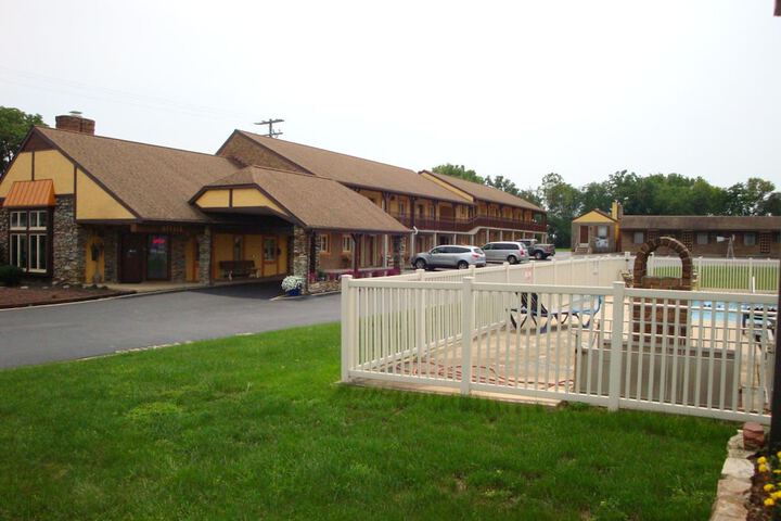 Soudersburg Motel