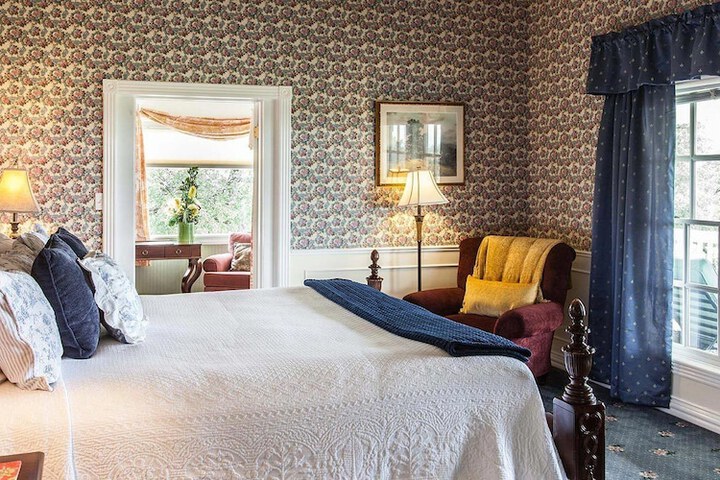 Room 27 of 65