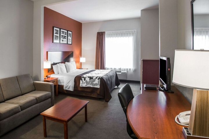 Room 12 of 28
