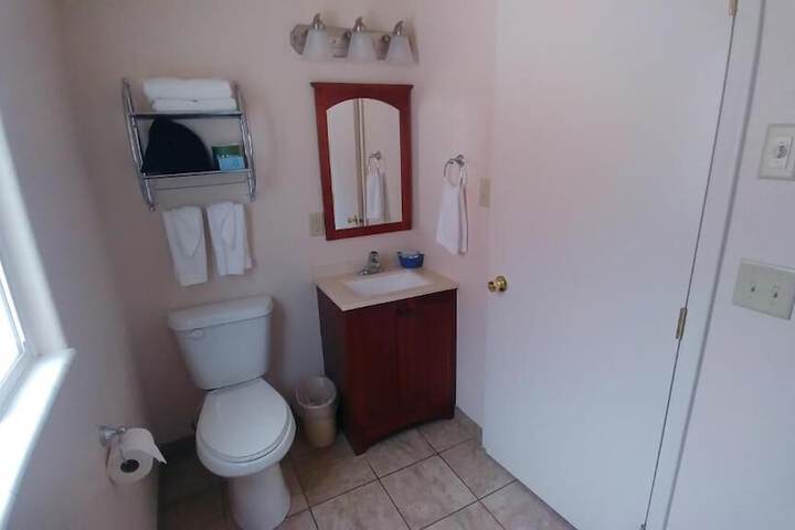 Room 21 of 28