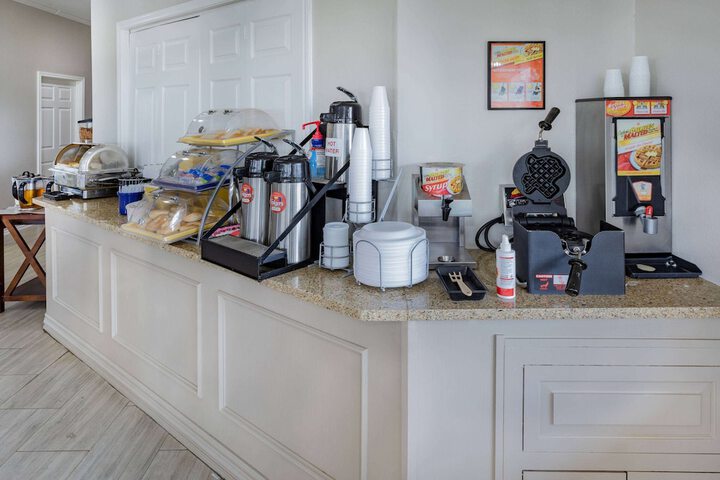 Breakfast/Coffee Service 22 of 25
