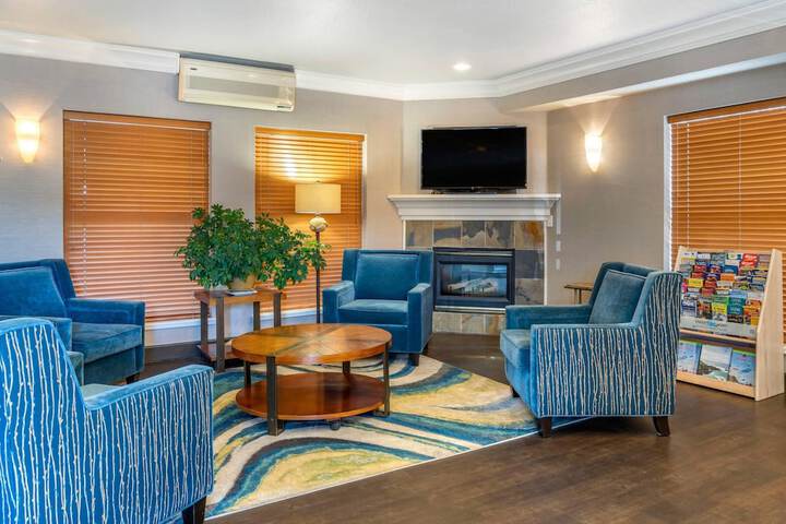 Elizabeth Oceanfront Suites an Ascend Collection Hotel