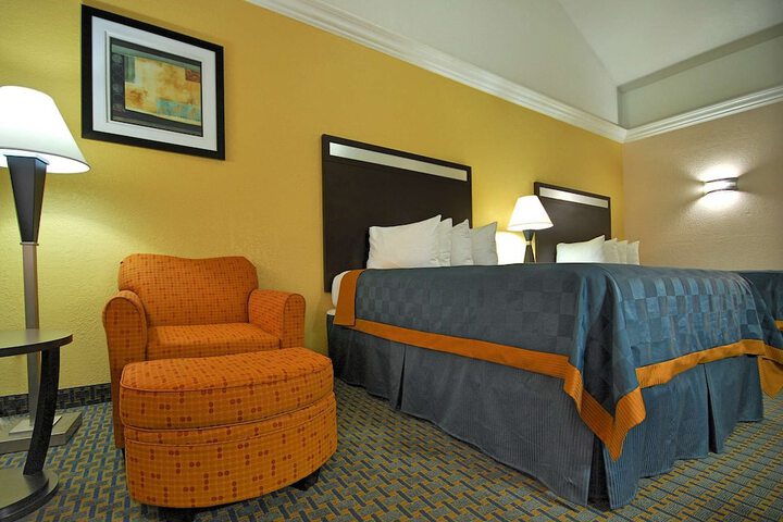 Room 15 of 26