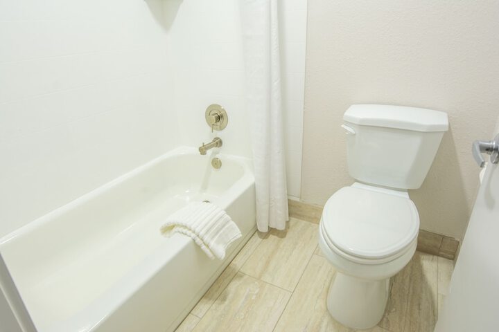 Room 6 of 34